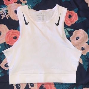 Nike aeroswift workout crop top